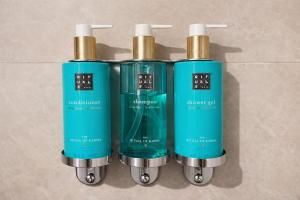 Cozy and central private room with pool