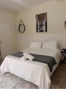 The Ultimate Modern Escape ,Gym, Pool & Balcony