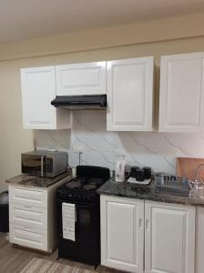 The Ultimate Modern Escape ,Gym, Pool & Balcony