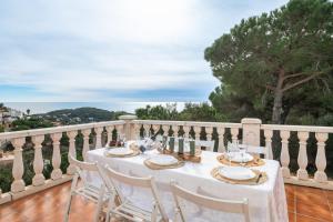 2 homes, pool and beautiful ocean view!