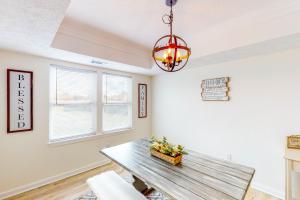 Indy Home with Dog-Friendly Yard! 9 Mi to Dtwn