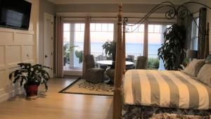 Southampton Private WATERFRONT Estate!