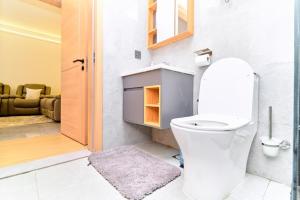 signature luxe apartment