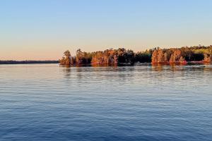 Private Dock! Family-Friendly Rainy Lake House