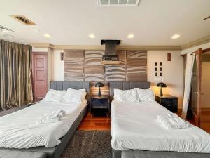 Apartmint - Grand Queen Village Retreat in Philladelphia