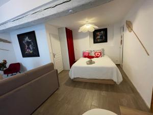 Location grand studio centre ville Isle sur la sorgue
