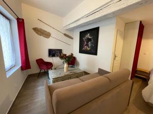 Location grand studio centre ville Isle sur la sorgue