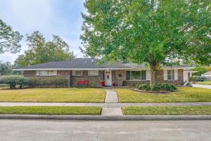 Shop, Dine and Explore Home 3 Mi to NRG Stadium