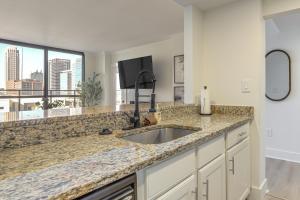 Balcony and Community Perks Modern Atlanta Condo!