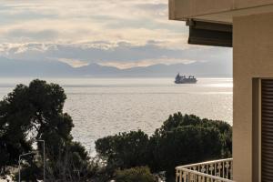 Stylish Boutique Apartment White Tower View