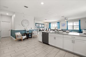 1592MC - Epic 8BR Escape: Themed Rooms Home Cinema PoolSpa 22034