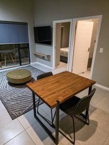 West Coast Apartment 85