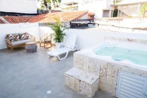 Casa Quero 915 4BR House Old City rooftop jacuzzi AC full Wifi