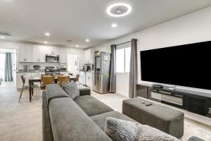 Hike, Golf and Explore Pet-Friendly Phoenix Casita!