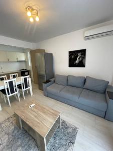 Sarah & Sophia Residence #2