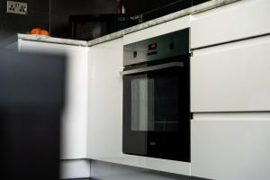 Spacious 4-Bed Apartment · Sleeps 9 · Cit… - 21081