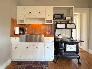 Wishing Star Townhouse on Spring Street