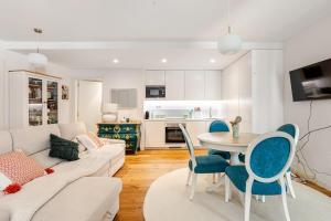 Luxury apartment near the beach