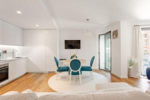 Luxury apartment near the beach