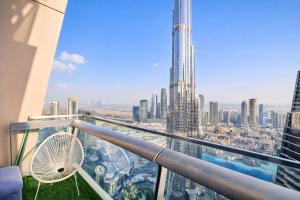 Private Room in Luxury Apartment Downtown near Burj Khalifa
