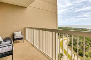 Ocean-View Balcony! Topsl Beach Resort Condo