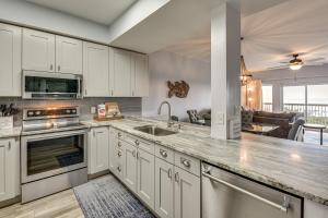 Ocean-View Balcony! Topsl Beach Resort Condo