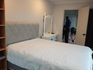 Budget shared accommodation holiday room spring city
