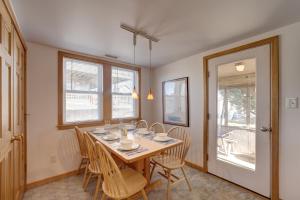 AV208 Whale Inn 208