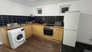 Comfy 2BR Flat on Hucknall Road Nr City Hospital