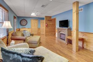 Hot Tub and Mtn Views Peaceful Blue Ridge Retreat!