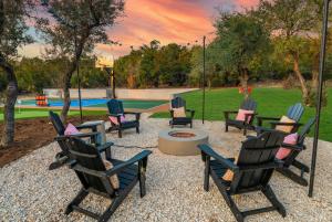 Dink Dip & Dream - Pickleball - Pool - Putt Putt