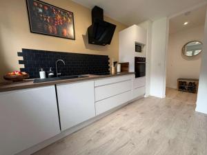 Modern Alpine Gem Flat with mountain views