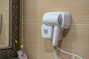 Relaxing stay with pool & secure parking