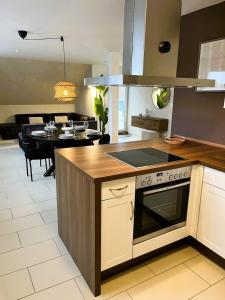 OVERNIGHT No6 - Modern Cozy, Loggia, Badewanne