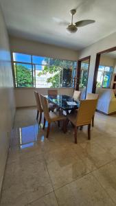 Aconchegante, arejado, iluminado e bem localizado