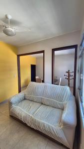 Aconchegante, arejado, iluminado e bem localizado