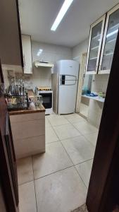 Aconchegante, arejado, iluminado e bem localizado