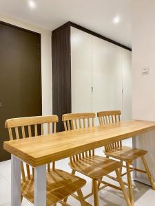 The Podium-Free 1 Parking-6 Pax-D363A-Studio