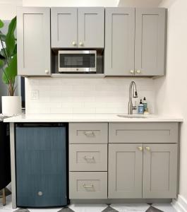 The Green Room - Poolside, Beach Access, On-Site Host