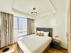 Bright 2 Bedroom Flat - 7th Floor - Prime Location