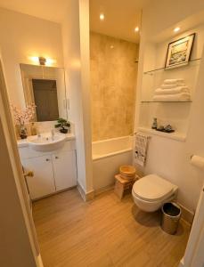 Elegant, Spacious Apartment in Paddington