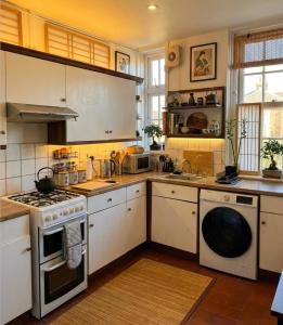 Elegant, Spacious Apartment in Paddington