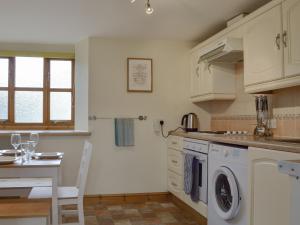 The Stables - Ukc3749