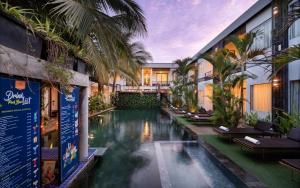 Central Corner Suite