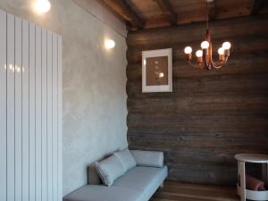 BLACK LOG CABIN in Myoko