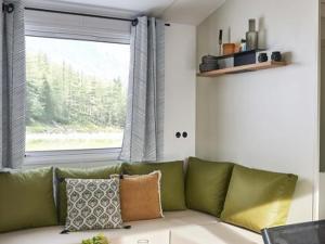 Mobil-home pour 6 personnes avec terrasse - API-1-52-1945