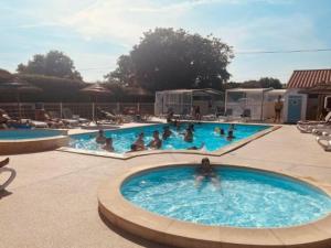 Mobil Home Familial avec Terrasse pour 6 Personnes - API-1-52-1946