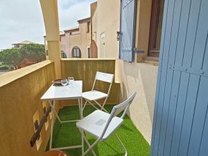 Appartement Coquet à Saint Pierre La Mer avec Piscine et Parking - FR-1-619-155