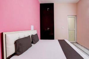 Hotel O Tilak hotel 24 Sector 27 Near by Vinayak Hospital Gali no-6