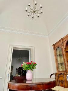 Antica Dimora Ferrari 270sqm next to Piazza Duomo